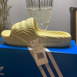 Brand New Adidas Adilette 22